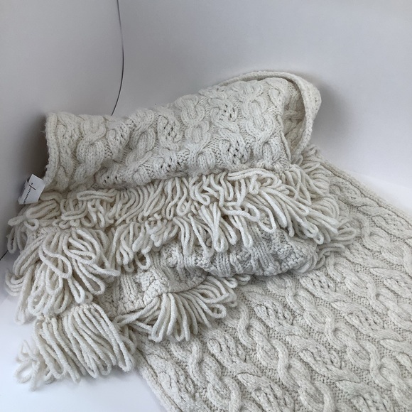 Anthropologie Chunky Cable Scarf - Picture 7 of 7